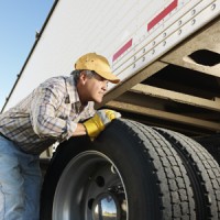 Why You Should Consider Preventative Vehicle Maintenance on Your Moving Trucks